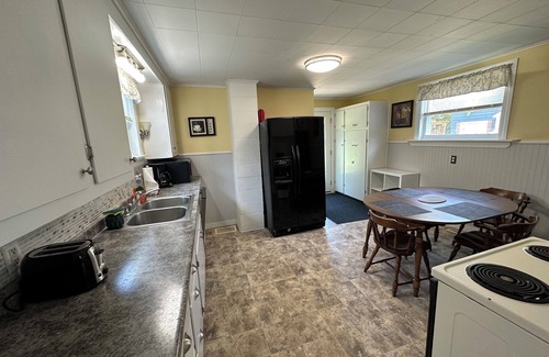 Upper Village House | Relax, Recharge, and Ride in the White Mountains!
