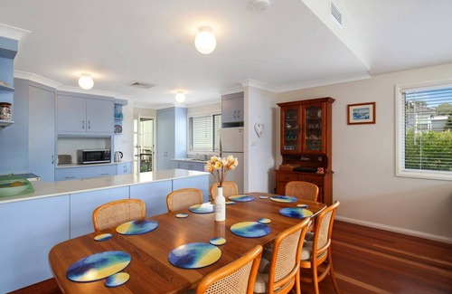Hardys Bay House | 'Relax, Refresh, Breathe' by Accom Holidays