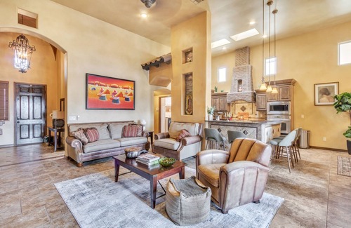 Las Cruces House | Relax & Rejuvenate: Pool, Sauna & Gym 3 Bedroom Home by RedAwning