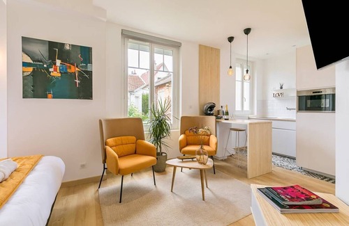 Faubourg Sud Apartment | Relax Spa- Appartement au centre de la ville avec Jacuzzi- SR Loc