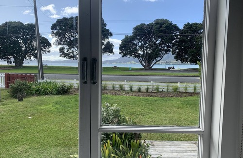 One Tree Point House | Relax Swim Boat Fish Explore at our classic family friendly kiwi beach bach