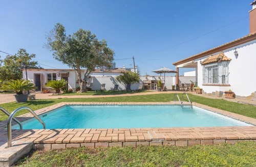 Los Franceses-la Vega Ski Chalet | Relax under the Andalusian sun and live the experience in the south of Spain.