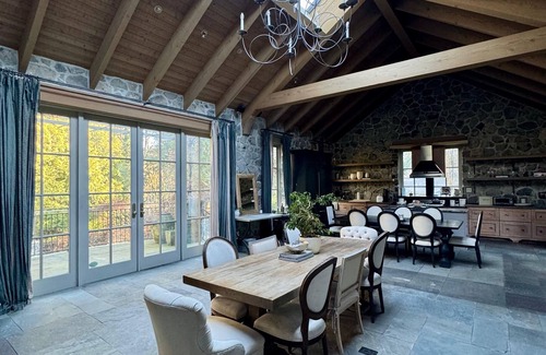 Kerrisdale House | Relax, unwind, and feel at home. Your perfect vacation getaway awaits!