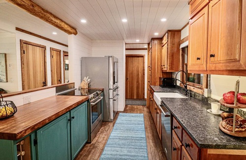 Northport Cabin | Relax, Unwind and Recharge on Grand Traverse Bay at Blue Calm