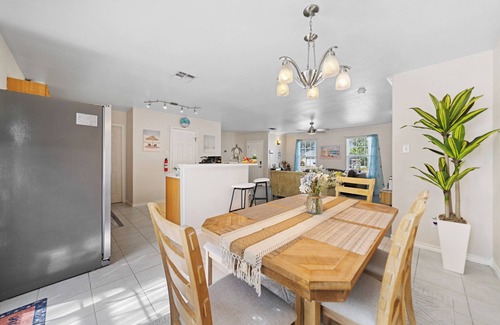 Flour Bluff House | Relax & Unwind at Our Coastal Retreat