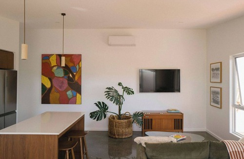 Falcon Apartment | Relax & unwind at Vic's place Falcon Bay. Your perfect beach side escape awaits!