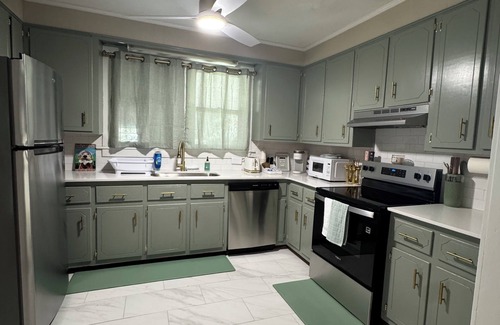 Pontotoc House | Relax & Unwind in a Charming 2BR Home with Golf Course Views!