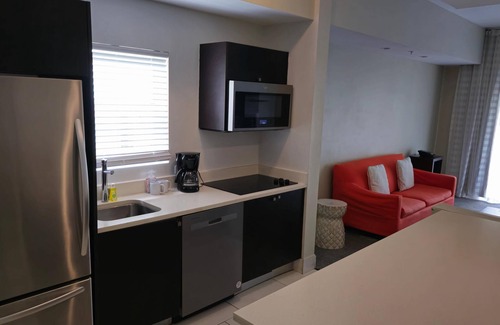Doral Condo | Relax & Unwind in Doral, King Suite – sleeps 4