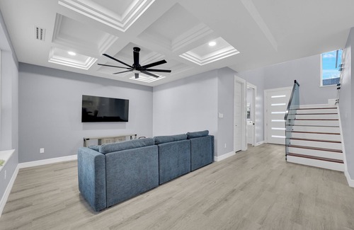 Pharr House | Relax + Unwind in this Modern & Spacious Townhome With 2 Car Garage