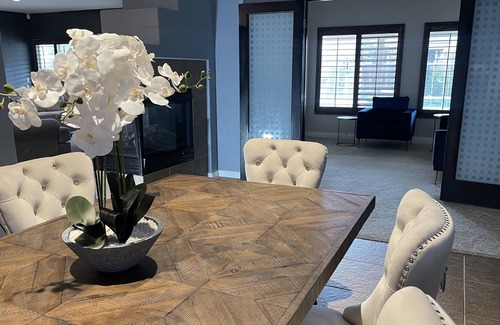 Banning House | Relax & unwind