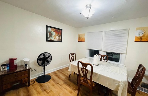 North Buffalo Apartment | Relax with Peaceful Superb 3-bedroom apartment 2Fl with AC in Tonawanda Town