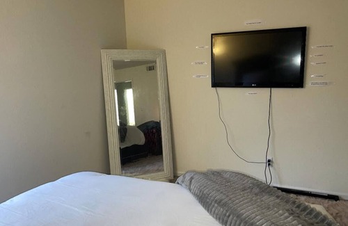 Peachtree Corners Apartment | Relax with the whole family at this peaceful place to stay.