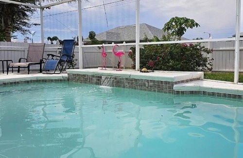Mariner House | Relax with the family minutes from multiple beaches, friendly with private pool