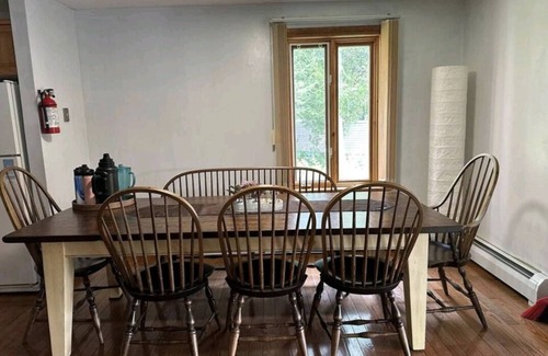 Douro-Dummer Cottage | Relax with the whole family at The Varaha. A peaceful cottage facing the lake