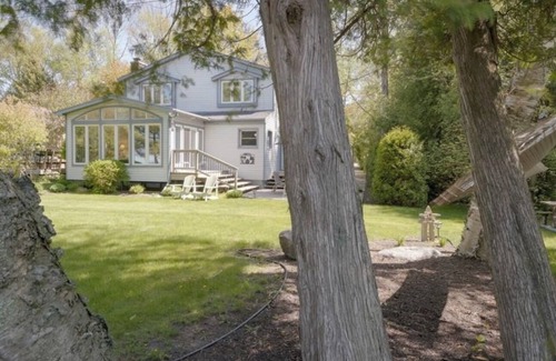 Huron-Kinloss Cottage | Relax with the whole family at this peaceful cottage in Point Clark, Ontario.