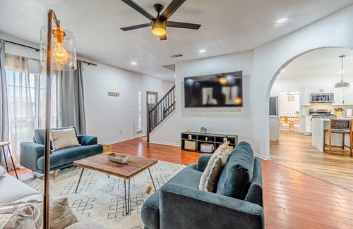 Allen House | Relax with the whole family at this peaceful place to stay.