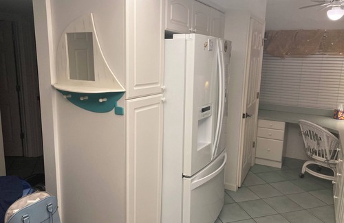 Holmes Beach Condo | RELAX/WORK @ Sunbow Bay! By Beach w/Pools & Pickleball. Clean & newly updated!