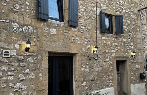 Collias House | Relaxante Maison en Pierre 1800 Centre Historique Collias