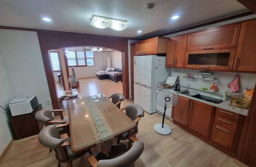 Gumi House | Relaxation and cosiness We show off our rooms.n10 minutes to the theme park!