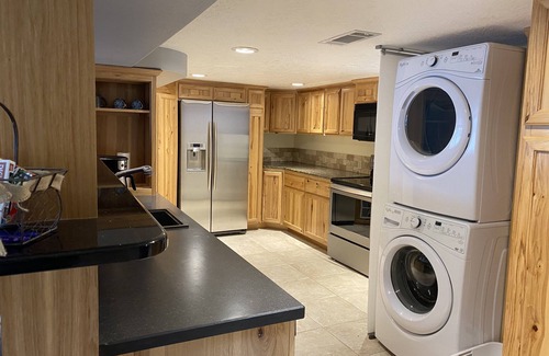 Caldwell House | Relaxation and Luxury Awaits in Caldwell with Private Pool and Hot Tub