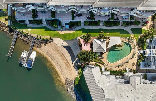 Biggera Waters Apartment | Relaxation Awaits at Runaway Cove