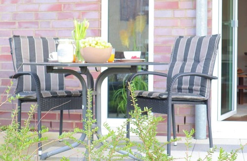 Wurster Nordseekuste Apartment | "Relaxation on the North Sea dyke: The Apartment Nordseetraum welcomes you!"