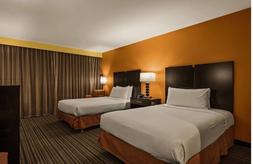 Western Honolulu Hotel | Relaxation Heaven | 2 Double Beds Standard Room with Swimming Pool