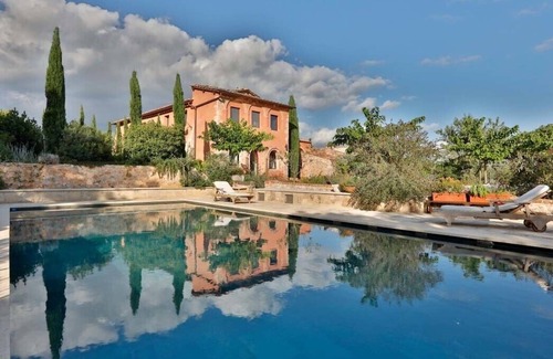 Monteriggioni Villa | Relaxation in the green, in the municipality of Monteriggioni just 7 km from Siena