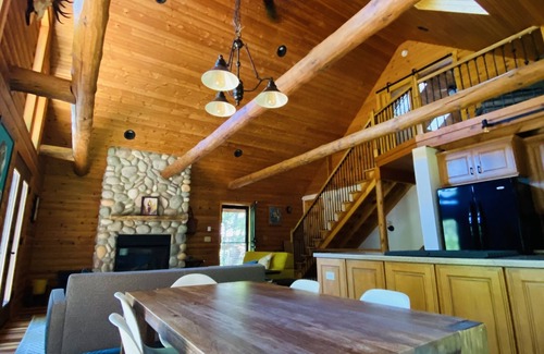 Coloma House | Relaxation on the River Luxury Log Cabin 3 bed 3 bath Coloma