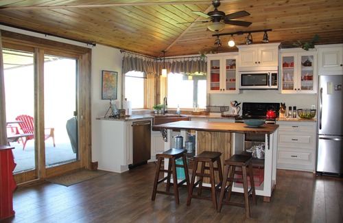 Ennis Cabin | Relaxation, Wildlife, and the Madison River!