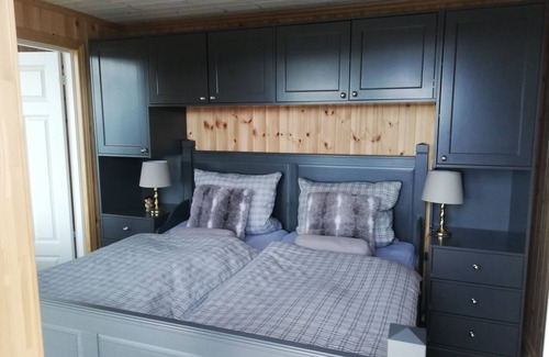 Kviteseid Cabin | Relaxation with mountain views, hiking, skiing, by the water, dogs welcome