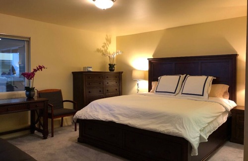 Mukilteo House | Relaxed and Enjoyable Water/Mountain View Home