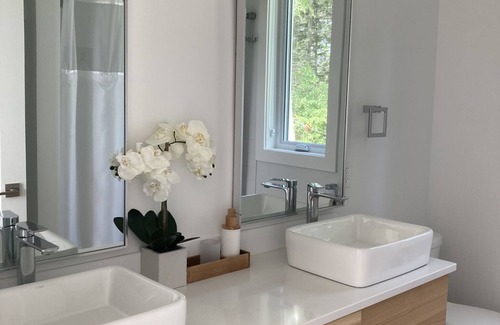 Souris Cottage | Relaxed Cottage overlooking Souris River.