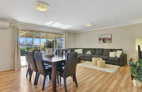 Calare House | Relaxed Escape in Wentworth Estate