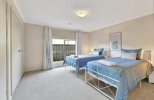 Calare House | Relaxed Escape in Wentworth Estate