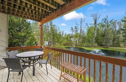 Petoskey Condo | Relaxed Lakeside Living Near Petoskey