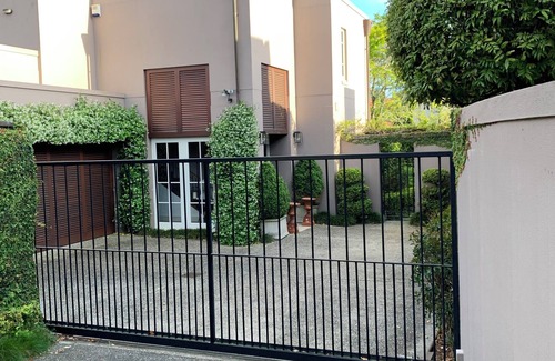 Remuera House | Relaxed Luxury Living in Remuera Family Home - Prime Location