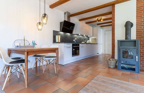 Vollerwiek Apartment | "Relaxed North Sea vacation in the spacious first floor apartment with terrace"