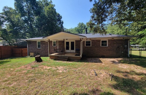 Clemson House | Relaxed, pet-friendly home walkable to Clemson campus, stadiums or downtown.