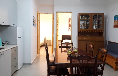 Agia Galini Apartment | Relaxed spacious apartment with garden view and free WiFi