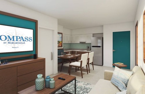 Park Shore Hotel | Relaxed Suite w/King Bed + Cozy Sitting Area – Ideal Stay!