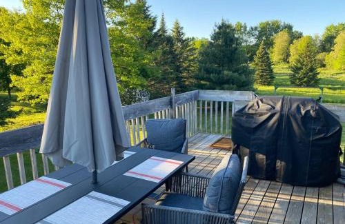 Stanstead Township Apartment | Relaxez, condo Zen, climatisé, campagne&lacs