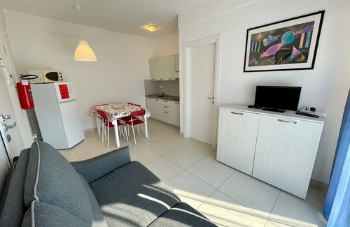 Porto Santa Margherita Apartment | Relaxing holidays by the beach - flat with garden