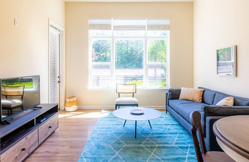 Durham Apartment | Relaxing 1BR w Pool Gym Parking Top Location