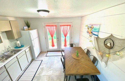 Orangeville House | Relaxing 2 Bdrm Coastal Cottage near Joe's Valley