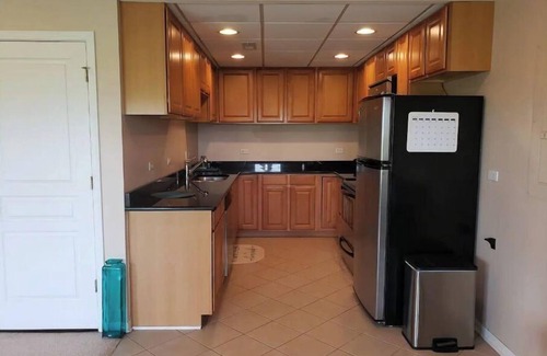 Bolingbrook House | Relaxing 2 Bdrm Guest Suite w/Kit. & Pvt. Entry