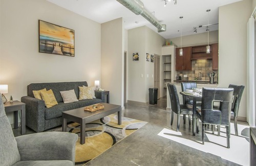 Riverside Terrace Apartment | Relaxing 2-bedroom apartment with fitness room, WiFi in vibrant Houston