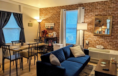Buckeye Lake Cottage | Relaxing 2 bedroom cottage w/hot tub and air hockey/ping pong table