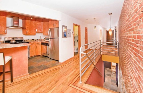 Harlem House | Relaxing 2 BR Apartment