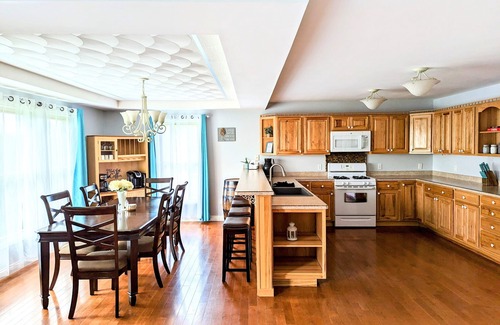 Chaplin House | Relaxing 2800sf Countryside Bourbon Trail Home w/Game Room
